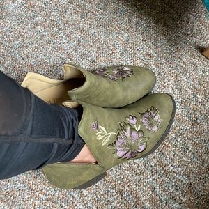 Jambu booties